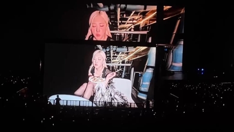 BLACKPINK高雄開唱　團員入境隨俗吃鹹酥雞