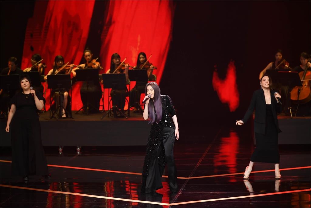 江淑娜驚喜現身金鐘！消失10年「實力＋外貌全沒變」網一聽全跪：只有我們在變老