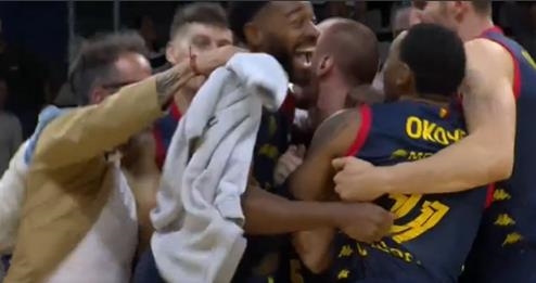 籃球(影)/「後場超大號」三分球一定要看!完美弧線追平殺入延長 網友大讚:太神了