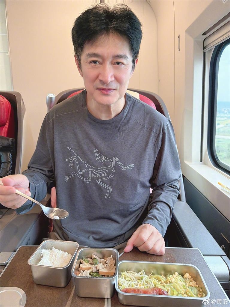 昔「檢舉周子瑜」狂舔共!62歲黃安移中爆斷食「暴瘦臉凹認不出」網嚇:不好…