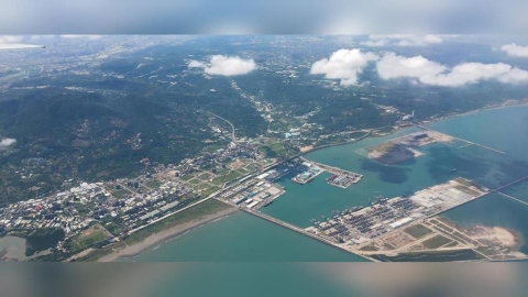 網瘋傳「台北港海水倒灌潰堤」影片 港務公司急發聲