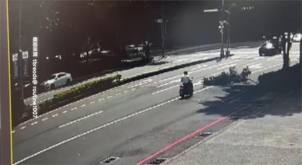 強風襲!樹枝遭吹斷騎士波及摔車 新光三越中港店外牆玻璃破裂