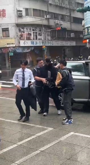 快訊/修杰楷、陳柏霖「閃兵案」突遭檢方拘提!