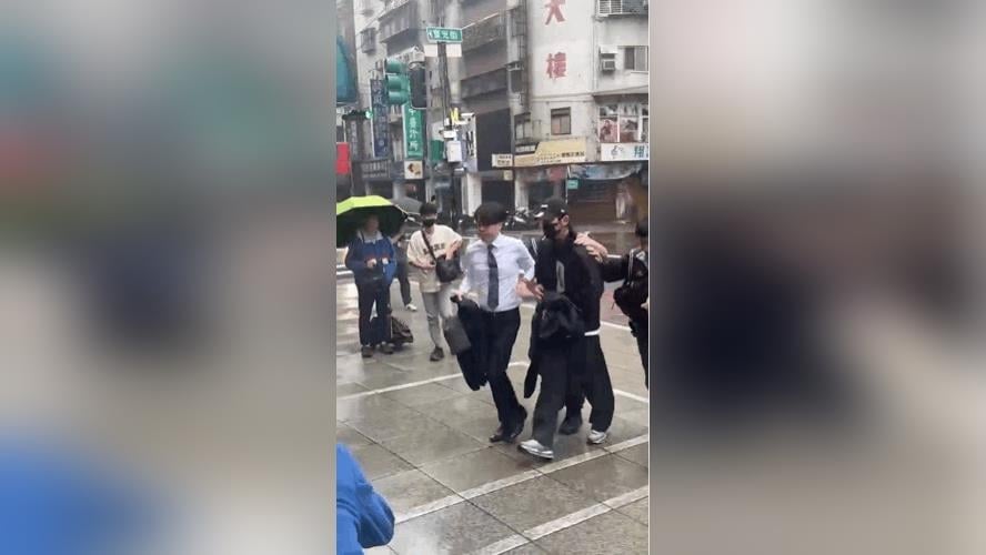 藝人閃兵案檢警第三波搜索！帶回陳柏霖、修杰楷、張書偉　到案畫面曝光