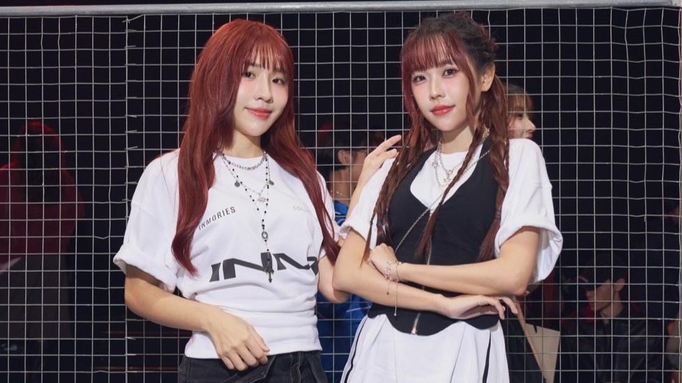 啦啦隊女神登時尚伸展台！ 新造型融合賽車元素超吸睛