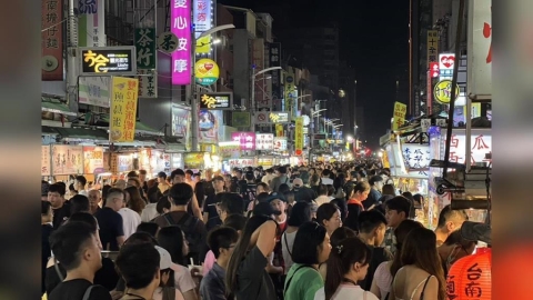 高雄人好幸福！粉色風暴襲捲夜市　攤商發大財、觀光產值至少3億