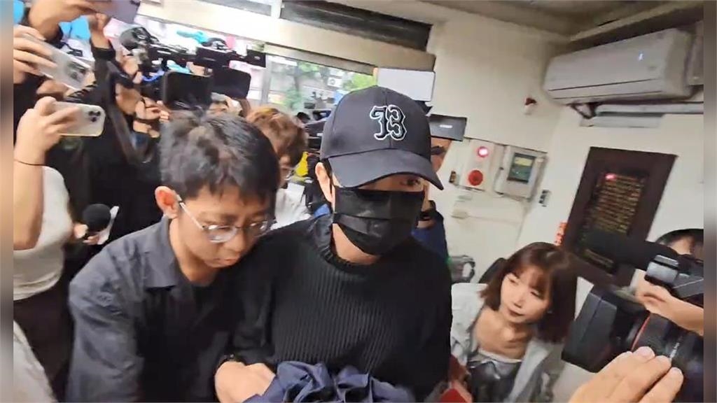 棒棒堂小杰閃兵遭拘提！5個月前聲稱「家族病史免役」：有去醫院檢查