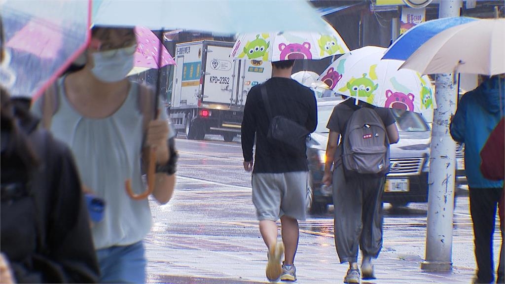 紫爆!北台灣超大豪雨狂炸 文大緊急宣布遠距上課挨轟