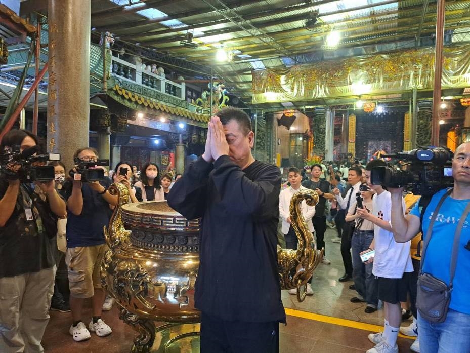 于朦朧惡經紀遭爆「潛逃來台」！網擔憂孫德榮安危…本人上線「100字」回應了