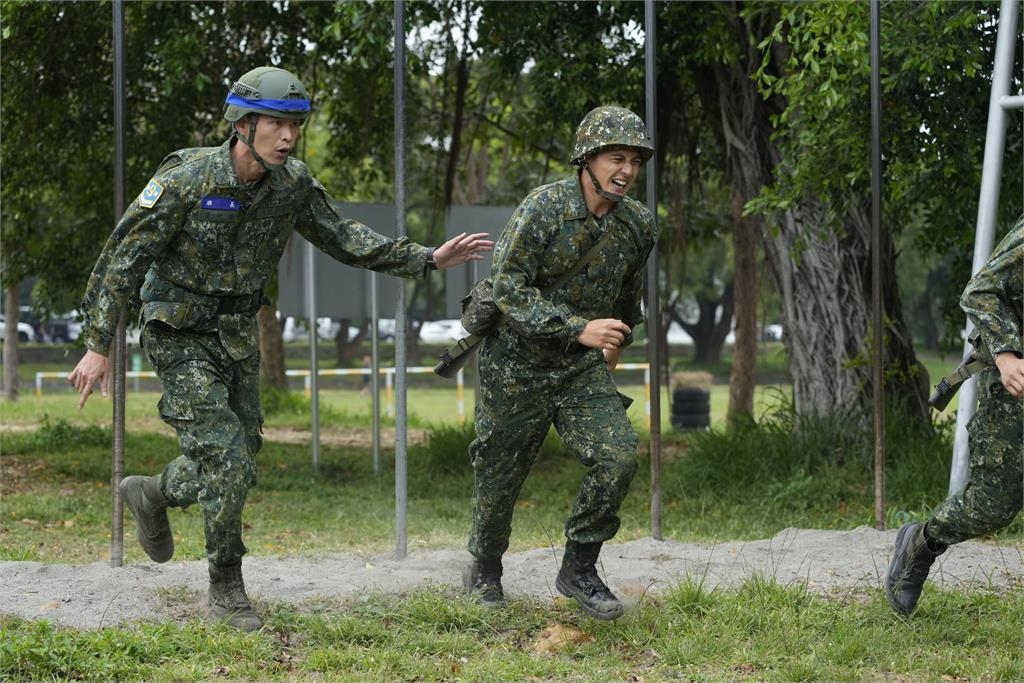台視《九條好漢在一班》陳樞育 雲朵姊姊見證星兵蛻變紅眼眶  黃鐙輝哽咽說不出話