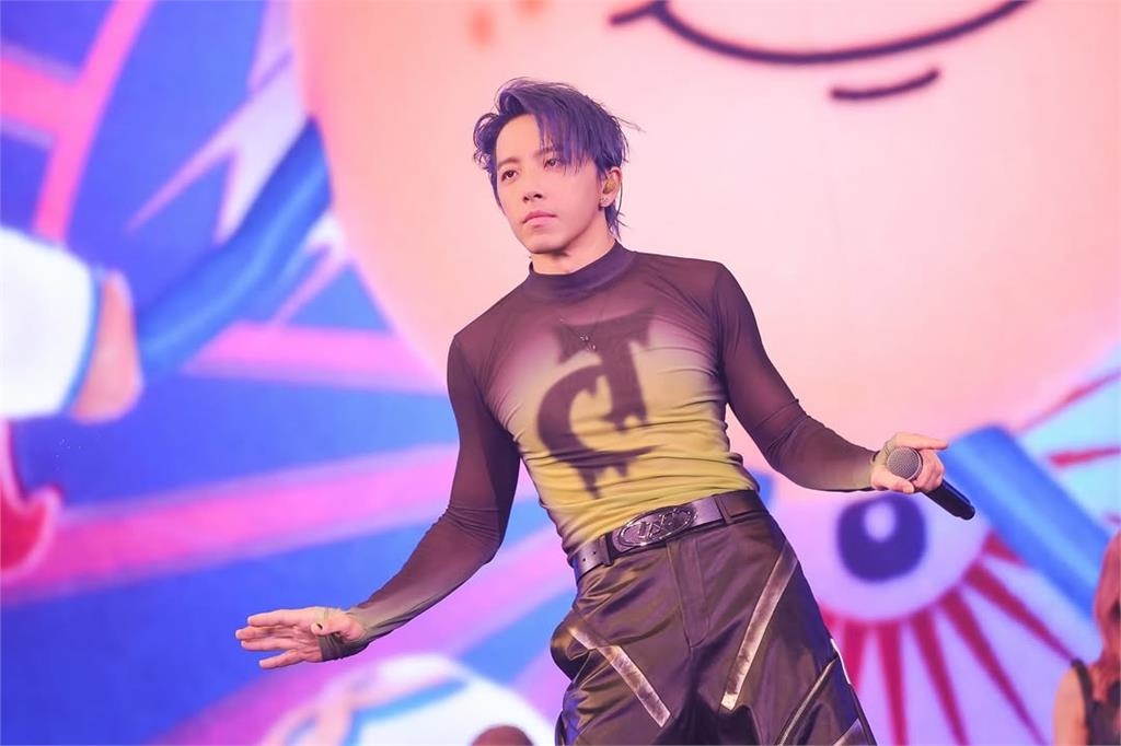 坤達手握至少7代言!今涉閃兵遭上銬「恐賠鉅額違約金」業界人士曝最慘下場