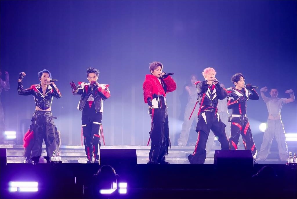 坤達手握至少7代言!今涉閃兵遭上銬「恐賠鉅額違約金」業界人士曝最慘下場