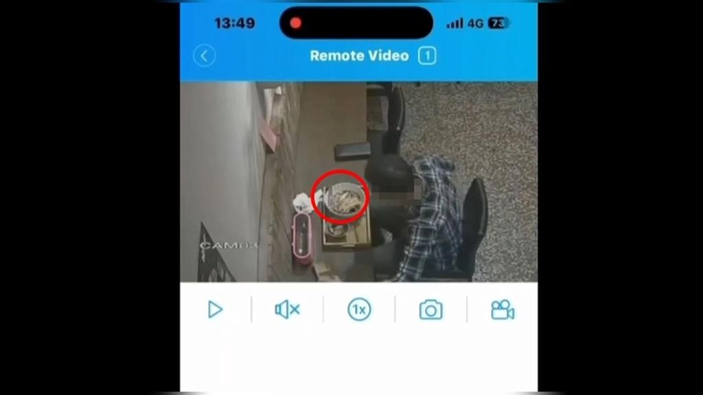 台中牛肉麵店遇奧客「碗內加料」　　店家鞠躬下跪仍「索賠１０倍」