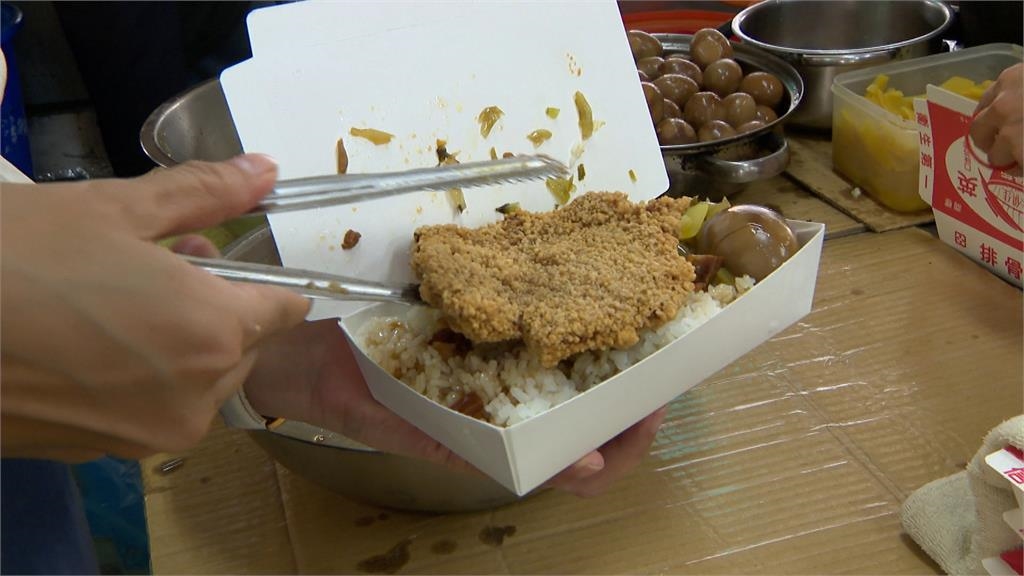 豬隻禁運宰5天! 雙月停售.築間下架.八方推雞肉