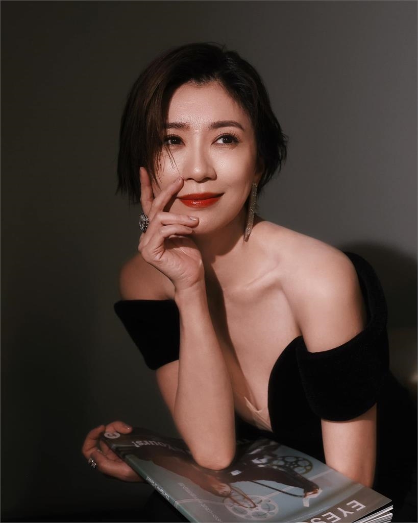 賈靜雯護修杰楷喊「被上銬嚇到女兒」?律師不忍了揭警「1舉動超暖」:為被告著想