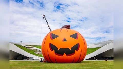 高雄萬聖節大南瓜搶先亮相　小朋友嗨喊「好大、超可愛」