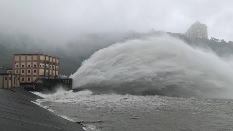 北台灣雨彈狂炸！陽明山昨降雨464.5毫米　今仍有豪大雨