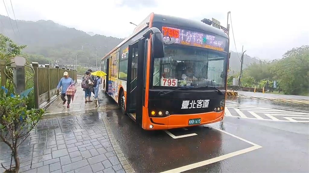 平溪線嶺腳站路基流失100公尺　平日全線停駛！台鐵因應措施曝