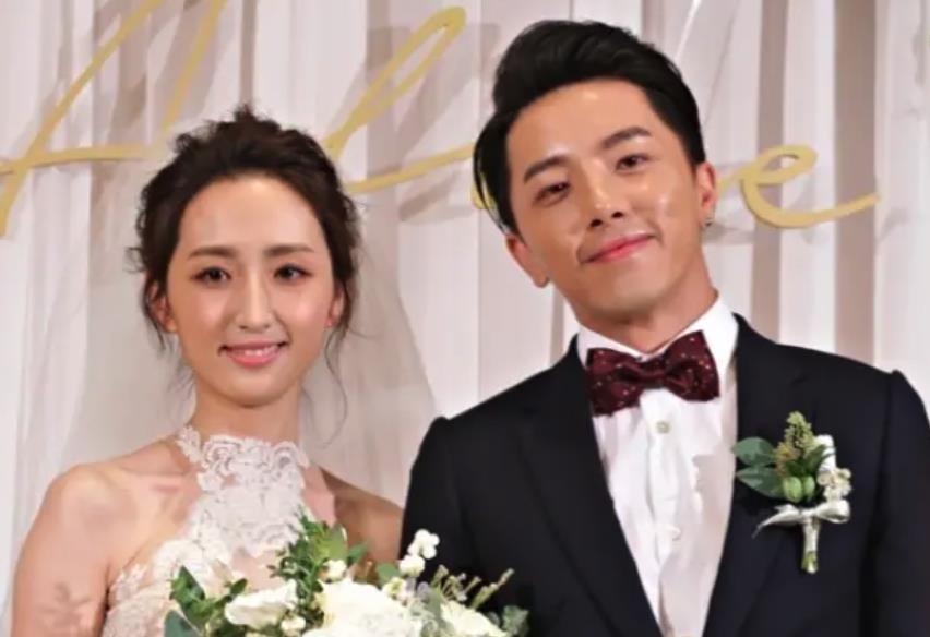 賈靜雯「發聲護修杰楷」被警打臉!坤達認閃兵「柯佳嬿放話了」兩派戰翻