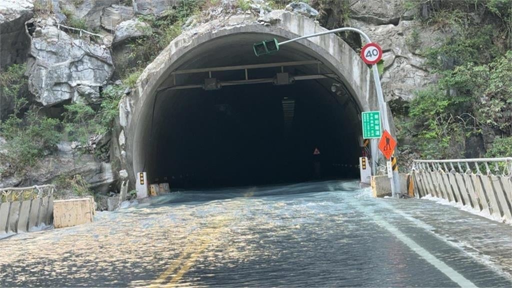 燕子口堰塞湖洩水！中橫公路封閉　花蓮宣布10/24「這些」地區停班停課