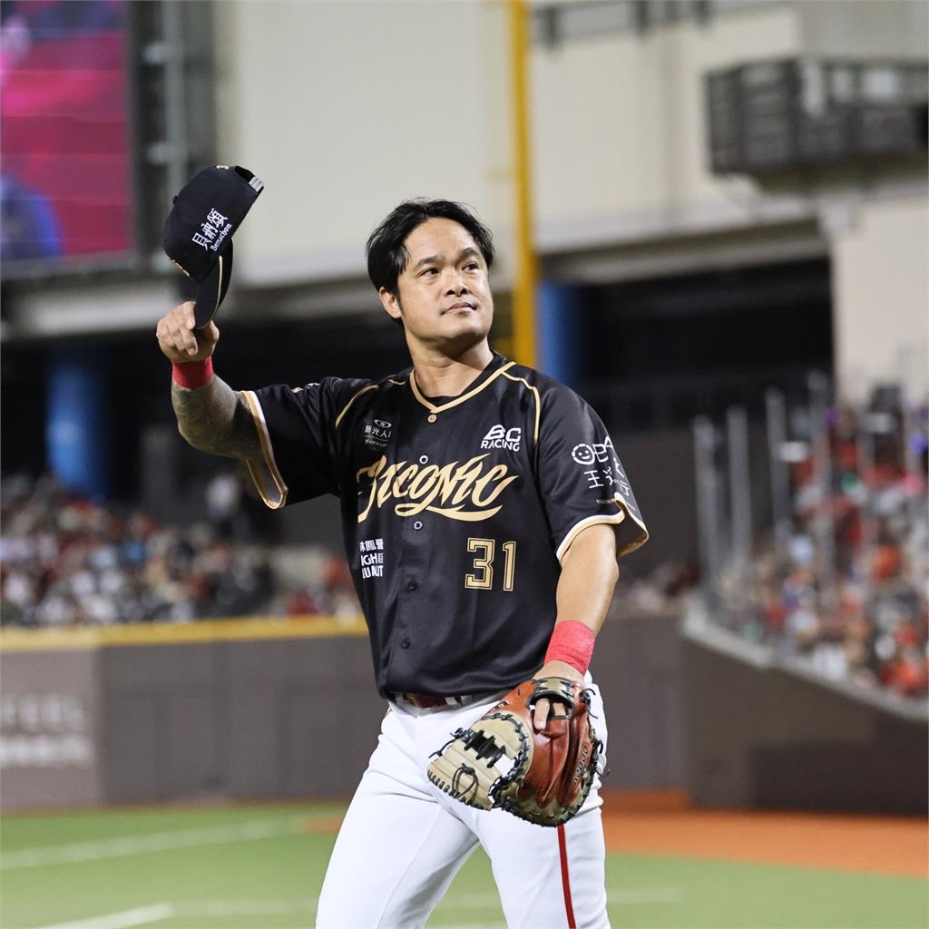 中職／史上最高價！林智勝引退賽實戰球衣「51萬1千元成交」：完美結尾、謝謝球迷