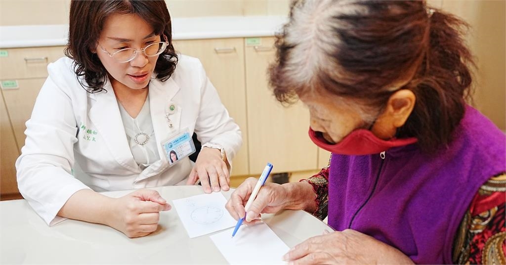 中醫大附醫首例阿茲海默症新藥施打 從「治標」邁向「治本」