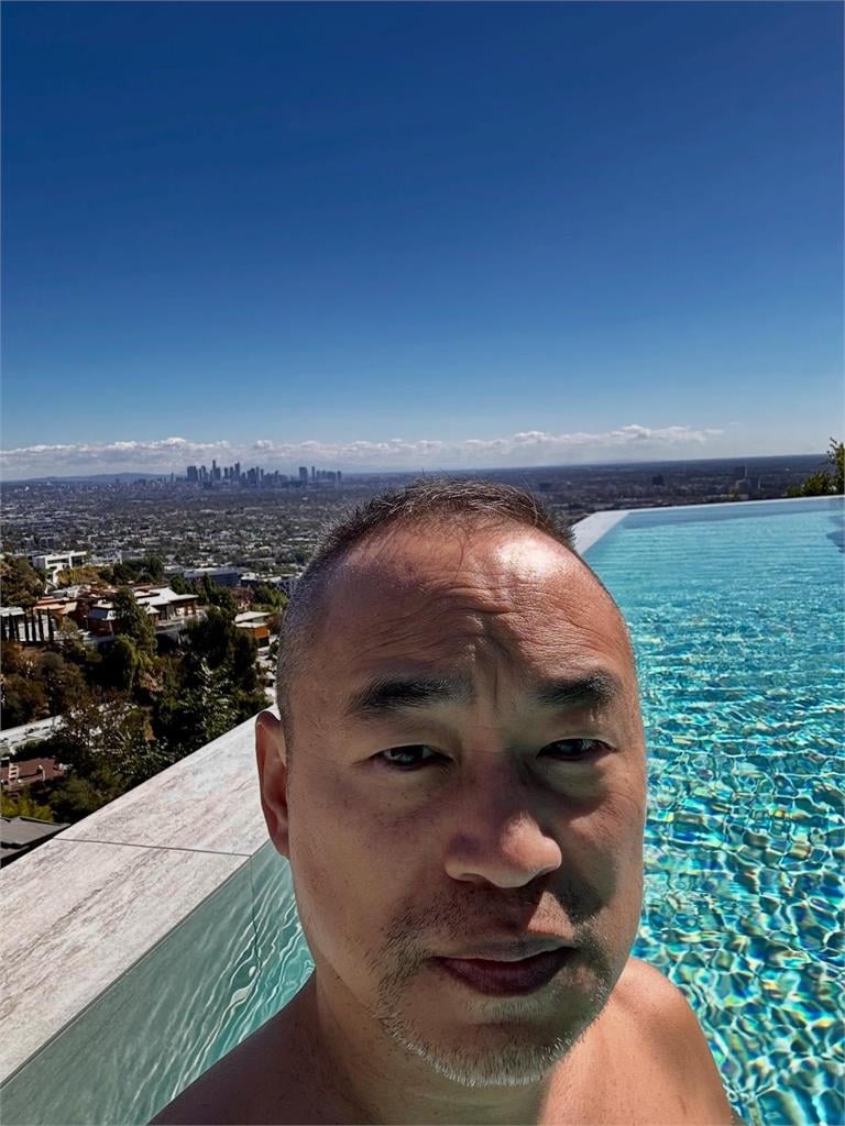 豪砸12億買下「陶朱隱園」成首戶!神秘買家身分曝光…竟傳是「麻吉大哥」黃立成