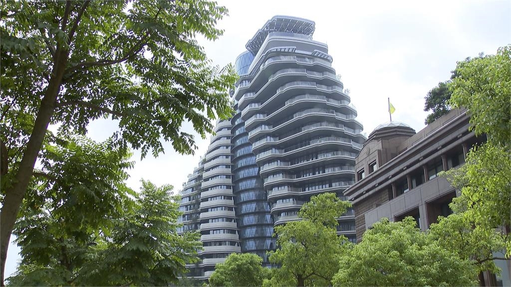 陶朱隱園首位正式買家驚傳是他 歌手發文駁「買三X旋轉大樓」