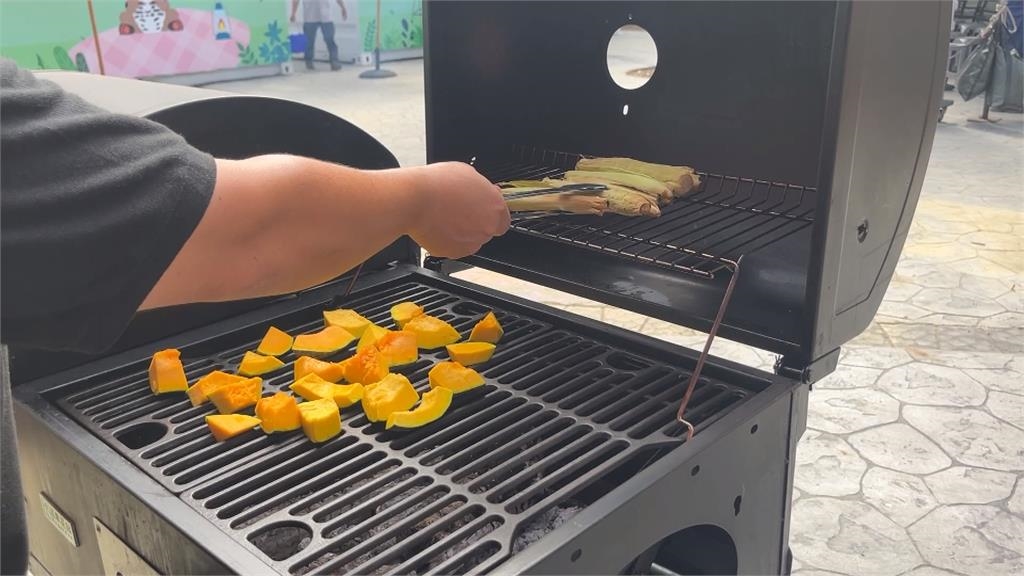 原住民千人烤大豬「無豬可烤」 羊排代打上陣