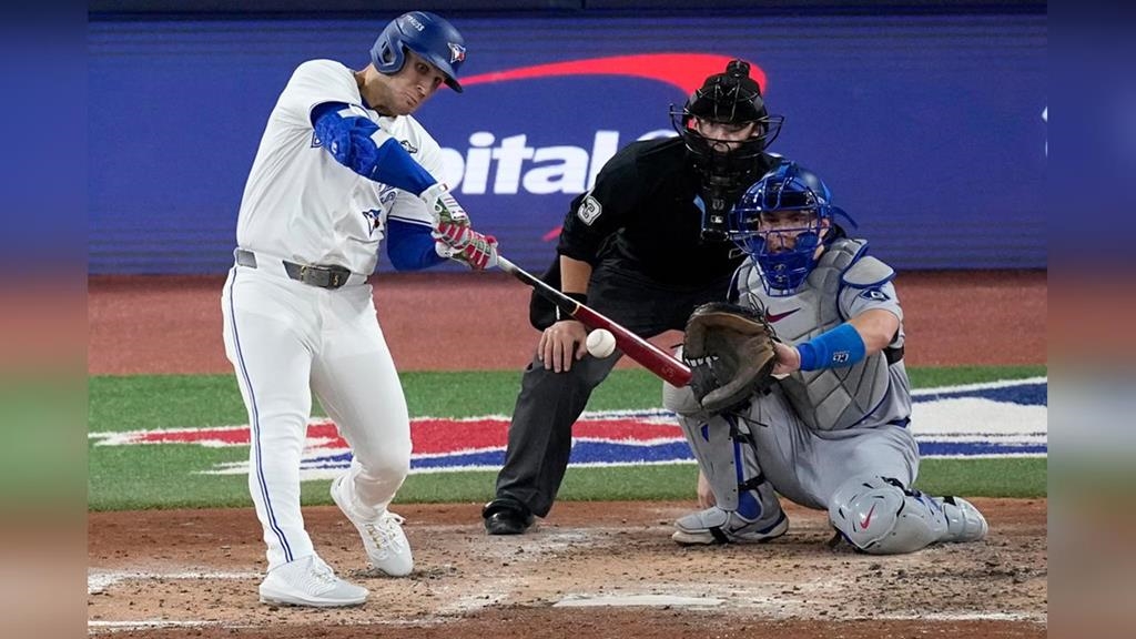 MLB(影)／「蝸牛哥」史奈爾季後賽首度挨轟！瓦修打出兩分砲藍鳥追平比數