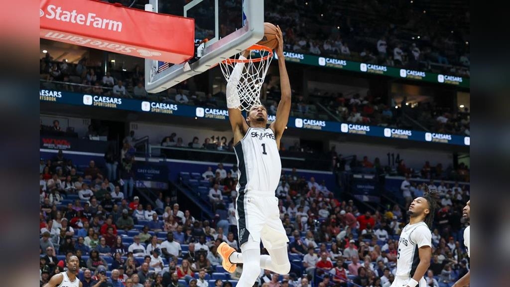 NBA(影)／斑馬9記麻辣鍋真嚇人！「準大三元」帶領馬刺擊敗鵜鶘拿下開季二連勝