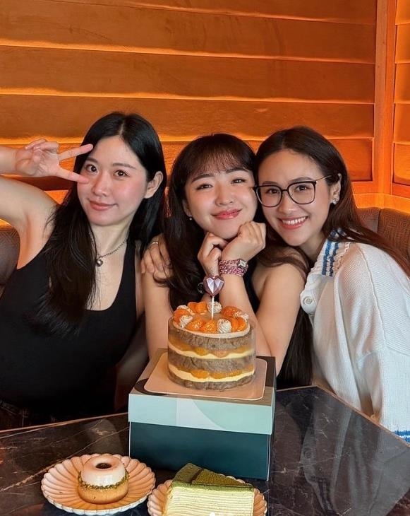 吳宗憲「氣質3千金」驚喜同框！「Vivian」、「Olivia」罕見露臉曬近況！