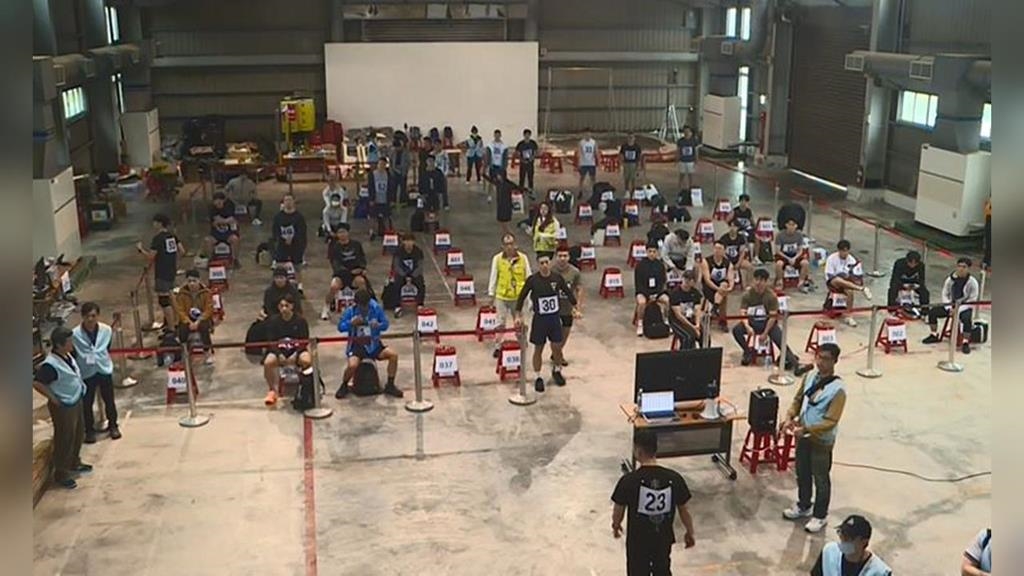 桃園機場招募消防員新血　只錄取11名體能大考驗！