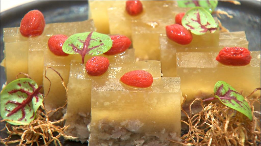 米其林主廚PK麻油料理大賽　麻油雞煨飯、水晶凍飄香