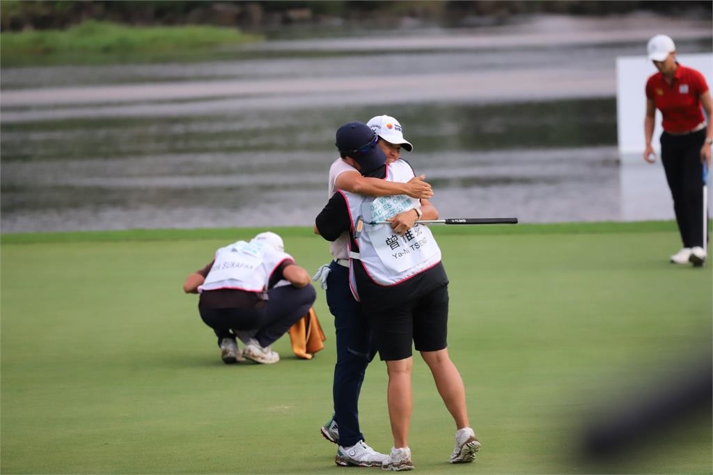 高球(影)/曾雅妮終結冠軍荒激動落淚!等待11年前世界球后重返榮耀