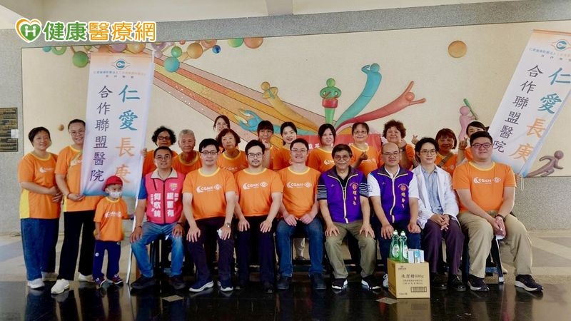 滑一跤就嚴重骨折 遠離骨質疏鬆症醫籲3警訊「駝背、變矮、下背痛」