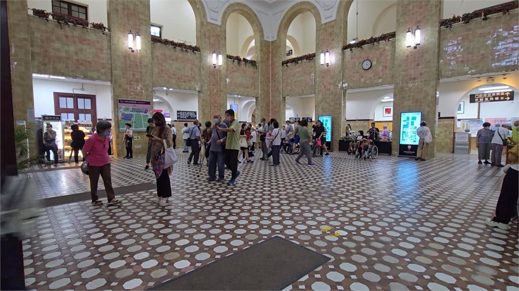 台大小兒加護主治醫師"時薪900"? 網驚:不如家教