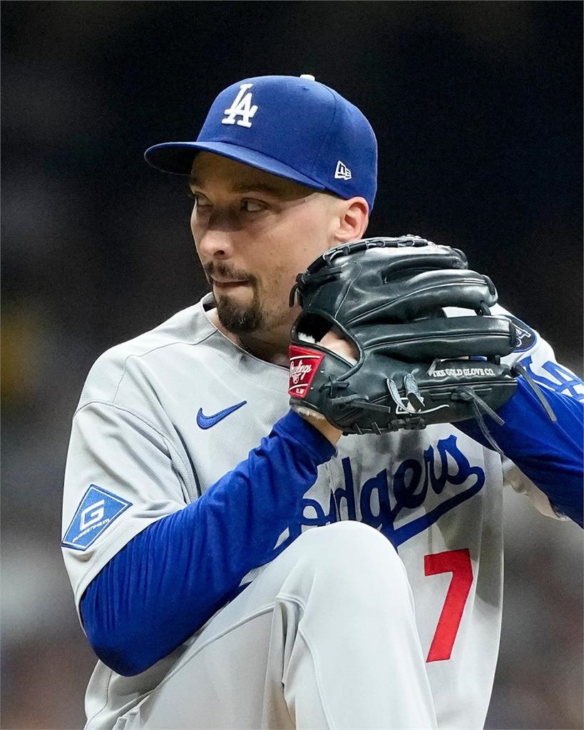 MLB/山本由伸休息室寫筆記 網友kuso可能裡面寫了「這幾個字」