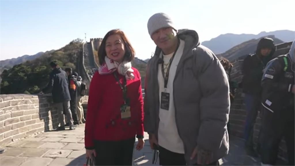 館長赴長城竟合體「澳門賭場界女強人」　驚人身價曝光網喊：還缺乾兒子嗎