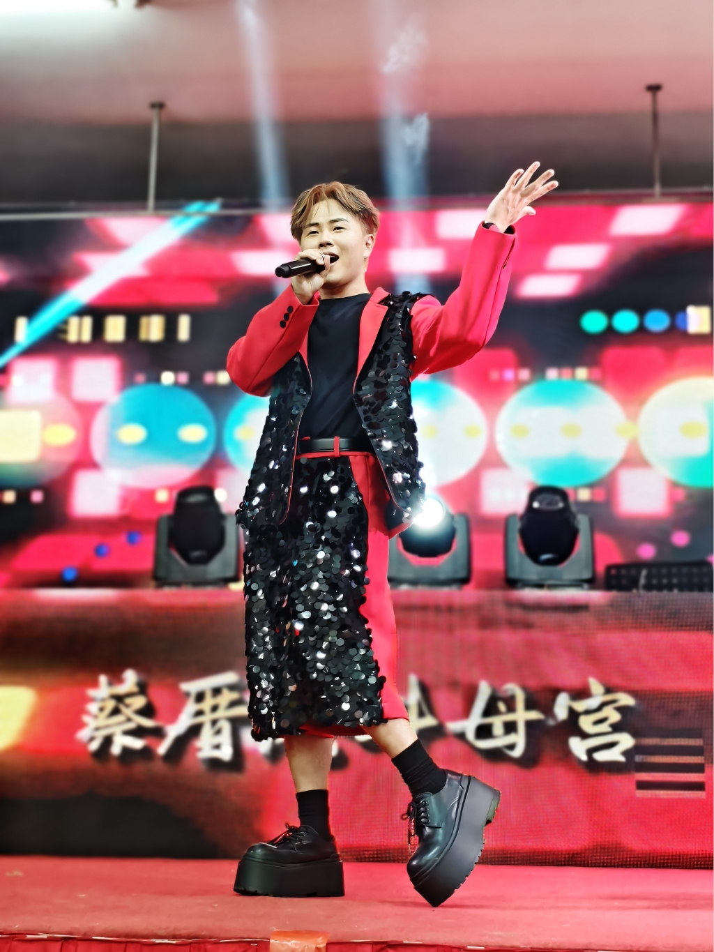 出道12年首登金鐘舞台！陳孟賢感動圓夢唱到哭 許願挑戰典禮主持