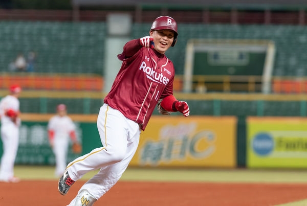 中職／敲出封王「致勝轟」林泓育！曾遭到降薪30%、奪冠仍激情喊：希望球迷繼續支持