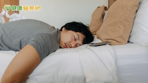 褪黑激素作用被低估!不只失眠才用 藥師:還能抗氧化增強免疫力