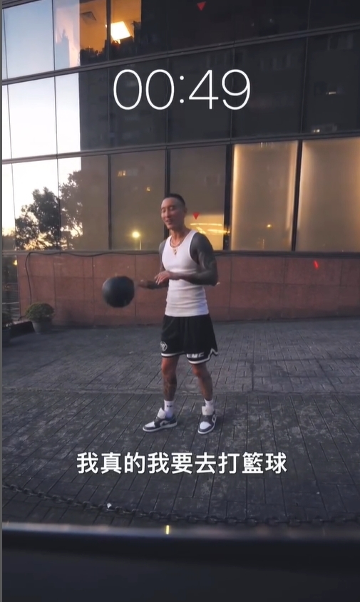 影音／王陽明閃避搭訕妹「我結婚了」　蔡詩芸氣吼：聊了49秒