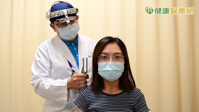 降噪耳機吃掉了你的聽力!醫警告:長時配戴恐影響聽力 籲遵守60/60原則