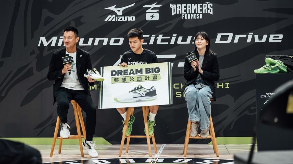 籃球／又強又暖！林俊吉推出「AG1」成林書豪後第一人「將捐千雙球鞋回饋校園」