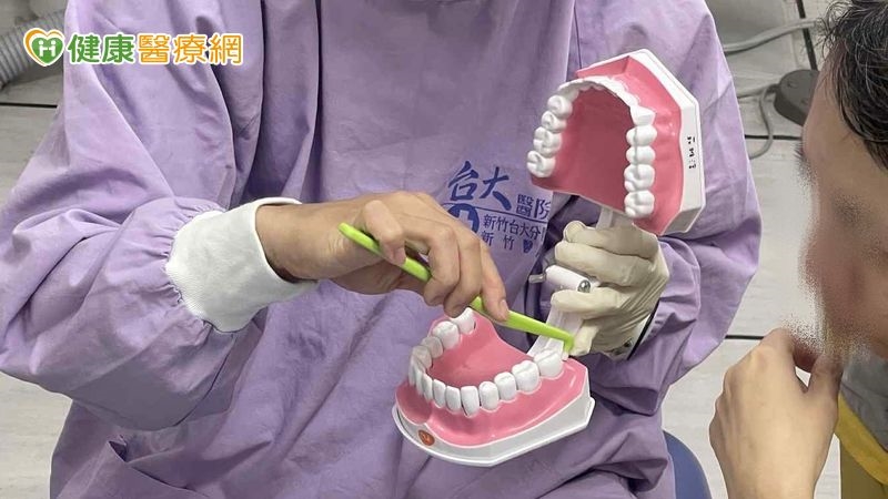 刷牙太用力反傷害牙齦　專家提醒：正確潔牙應細緻、持之以恆、用對工具