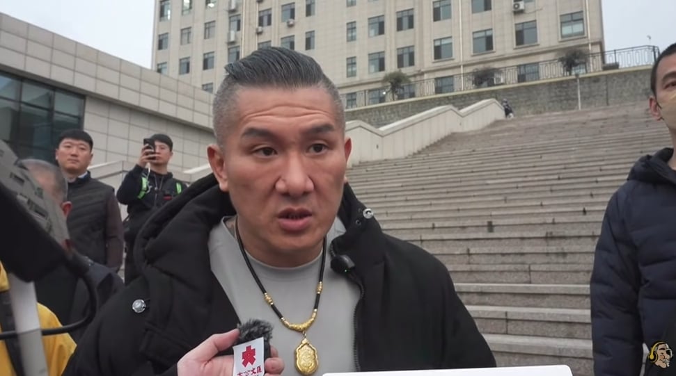 館長赴中高喊「我們都是中國人」！怒嗆台男「閃兵軟腳蝦」：羨慕對岸經濟治安好