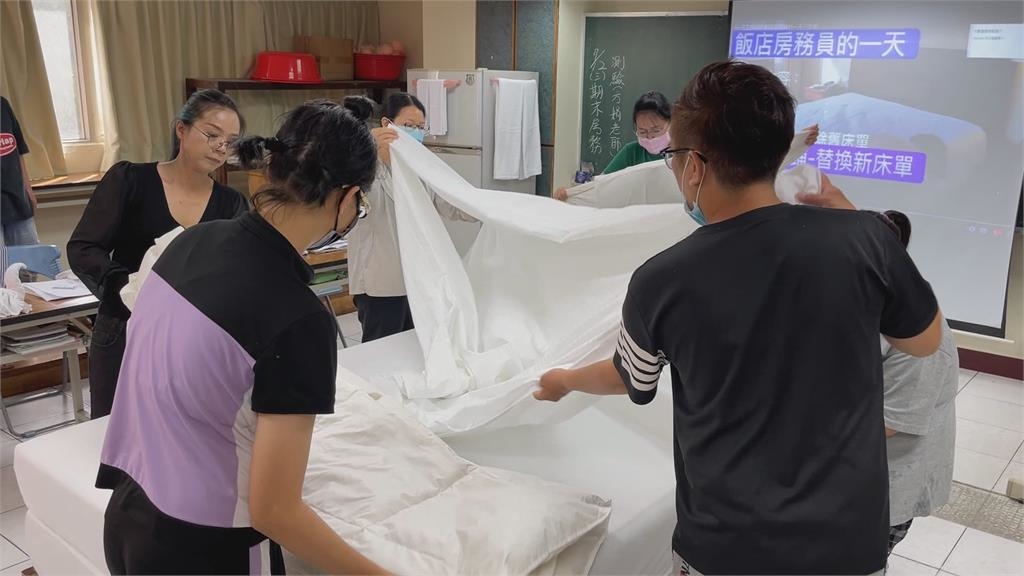 須先幫本國勞工加薪2千！政院拍板開放移工從事旅宿業