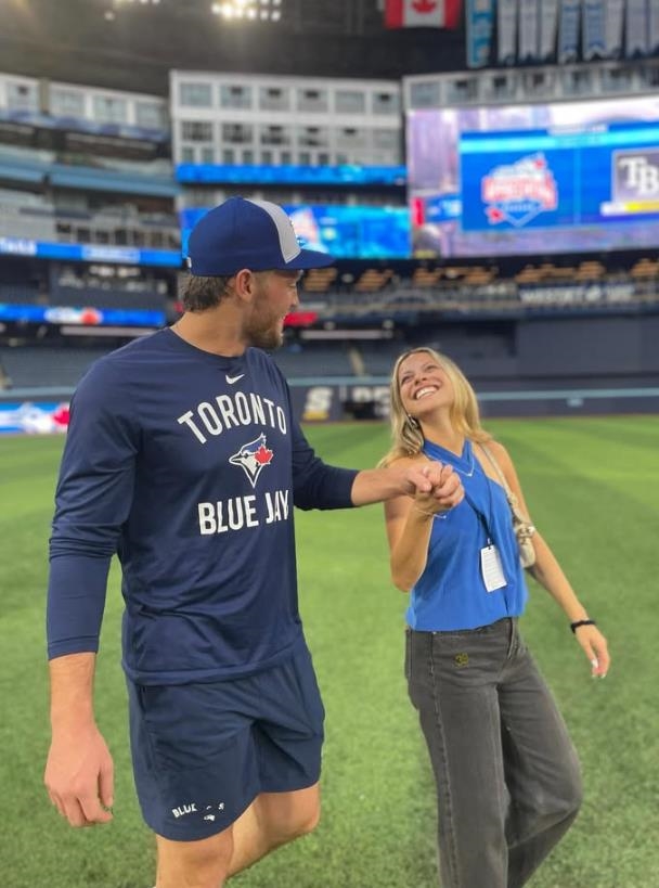 MLB／藍鳥菜鳥投手世界大賽一戰成名！　女友社群網站上分享感動到落淚