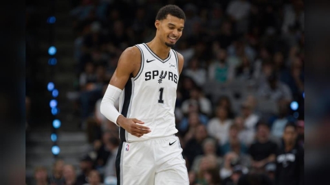 NBA(影)/是否在意被顏扣淪為海報配角?「斑馬大師」文班亞馬開示了